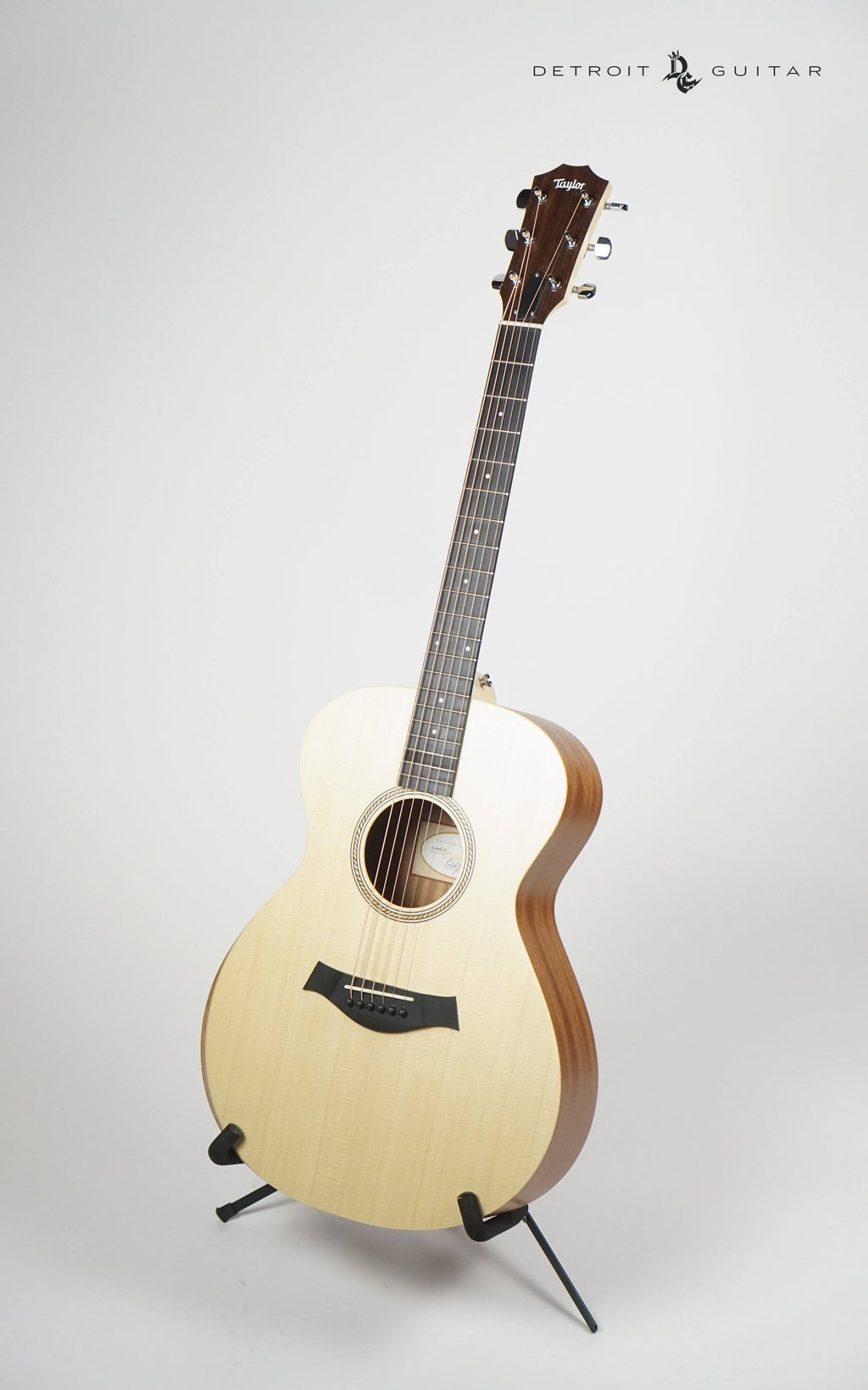 Grand Concert Acoustic Guitar O462