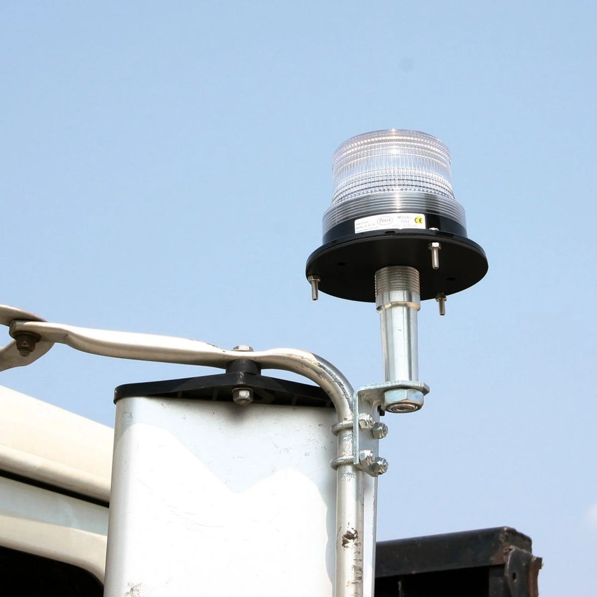 Strobe Beacon Universal Mirror Mounting Bracket Z820