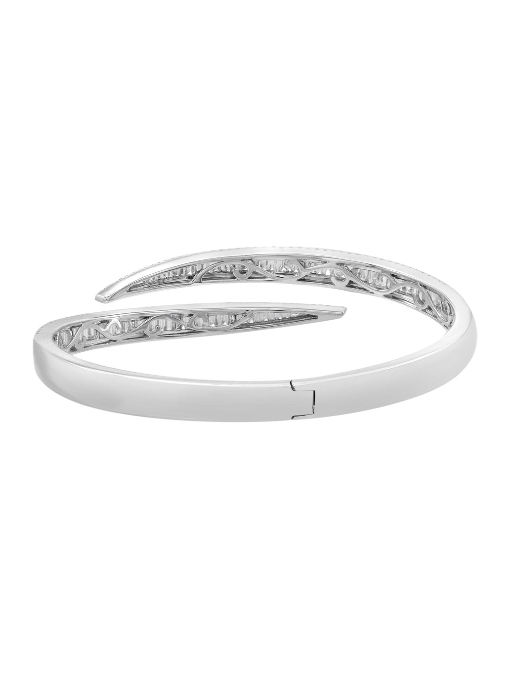 18K White Gold Diamond Bangle Bracelet V3268
