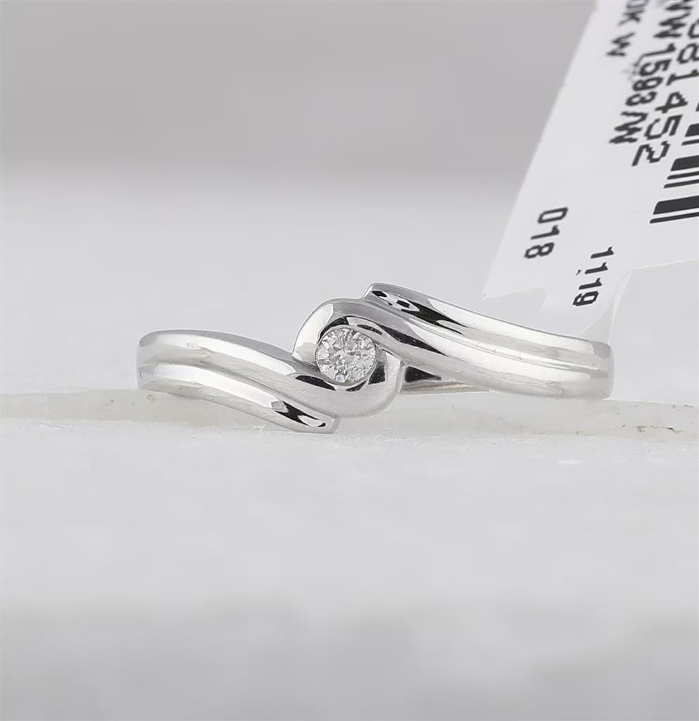 10k White Gold Diamond Solitaire Ring G325