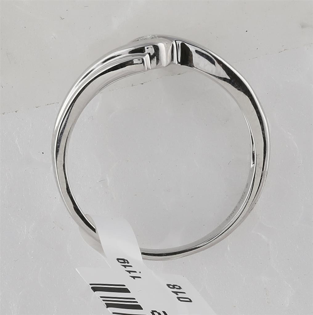 10k White Gold Diamond Solitaire Ring G325