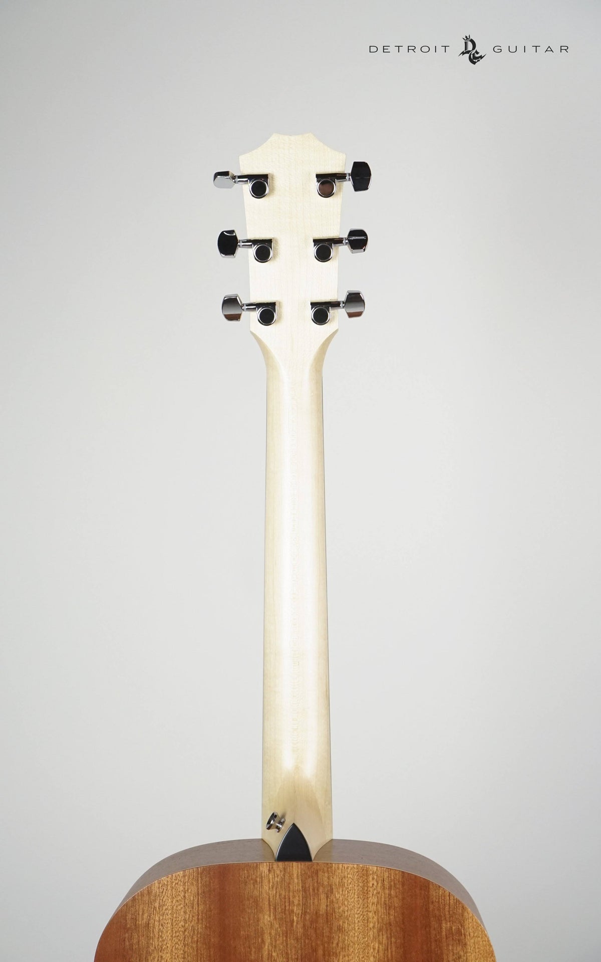 Grand Concert Acoustic Guitar O462
